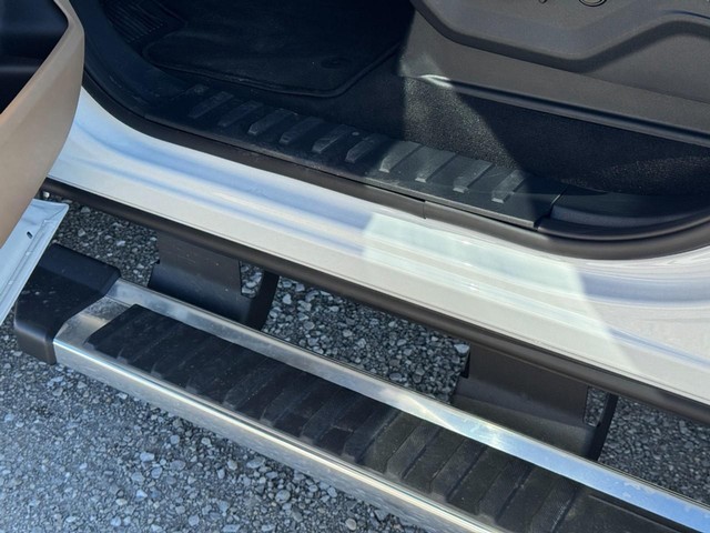 Ford Super Duty F-350 SRW Vehicle Image 11