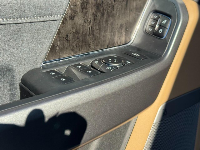 Ford Super Duty F-350 SRW Vehicle Image 13