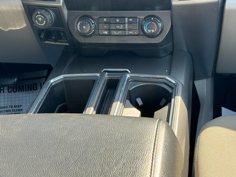 Ford F-150 Vehicle Full-screen Gallery Image 14
