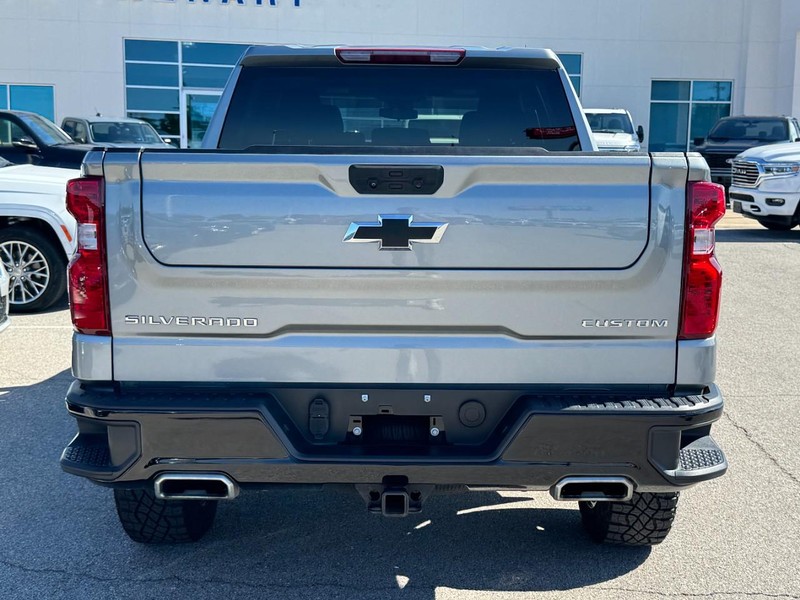 Chevrolet Silverado 1500 Vehicle Full-screen Gallery Image 04