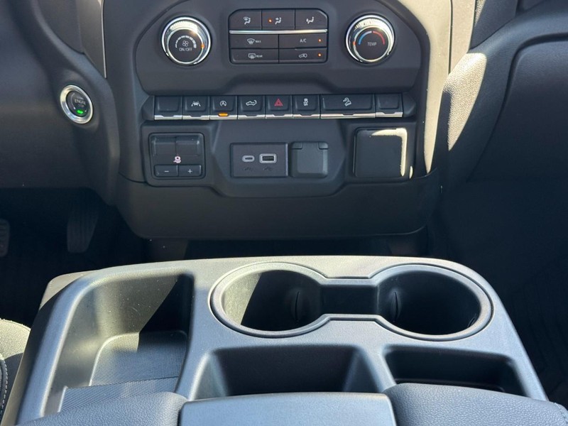 Chevrolet Silverado 1500 Vehicle Full-screen Gallery Image 14