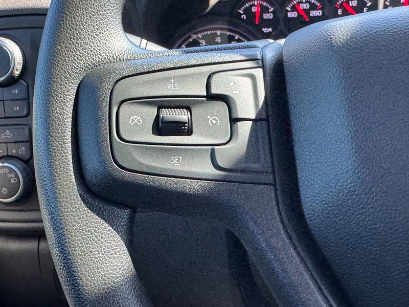 Chevrolet Silverado 1500 Vehicle Full-screen Gallery Image 16