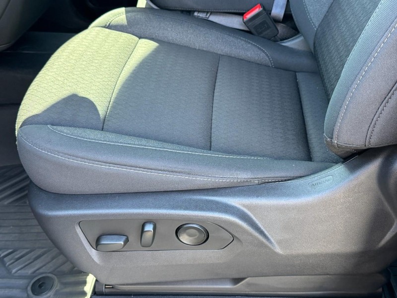 Chevrolet Silverado 1500 Vehicle Full-screen Gallery Image 22