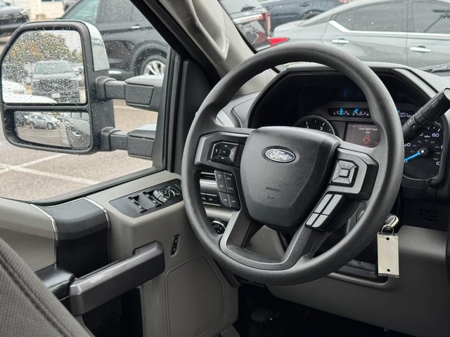 Ford Super Duty F-250 SRW Vehicle Image 12