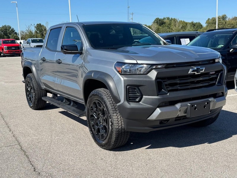 Chevrolet Colorado Vehicle Full-screen Gallery Image 02