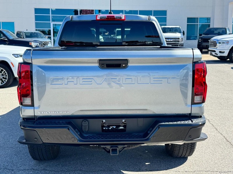 Chevrolet Colorado Vehicle Full-screen Gallery Image 04