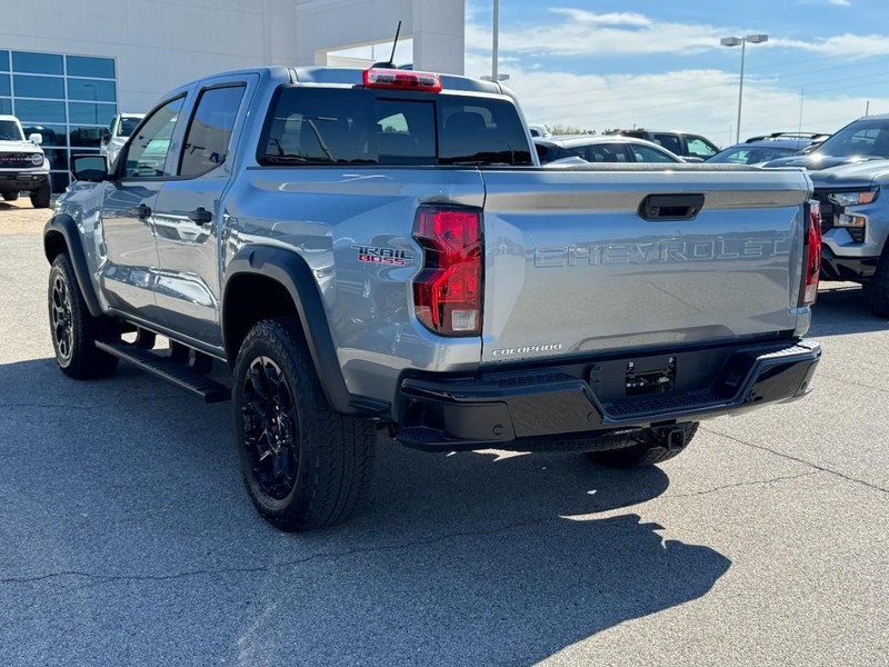 Chevrolet Colorado Vehicle Full-screen Gallery Image 06