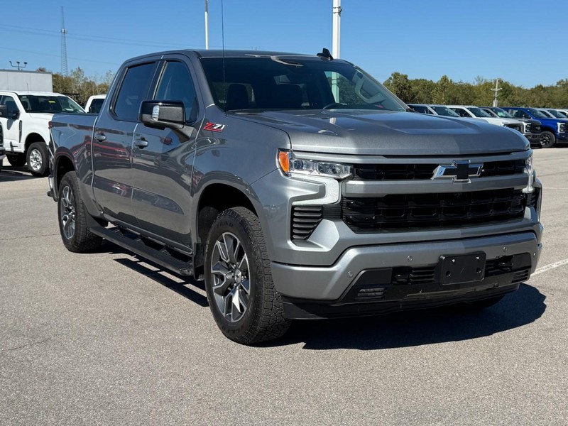 Chevrolet Silverado 1500 Vehicle Full-screen Gallery Image 02