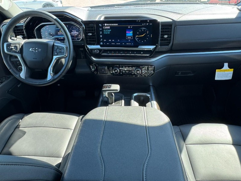 Chevrolet Silverado 1500 Vehicle Full-screen Gallery Image 11