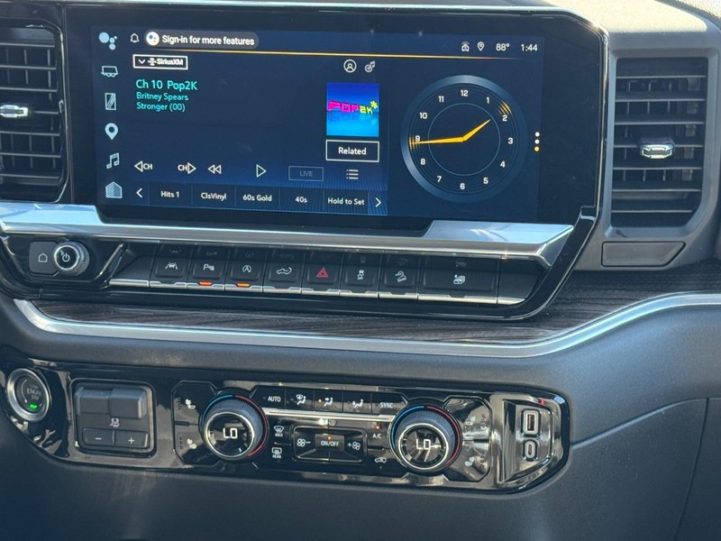 Chevrolet Silverado 1500 Vehicle Full-screen Gallery Image 13