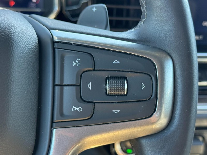 Chevrolet Silverado 1500 Vehicle Full-screen Gallery Image 17