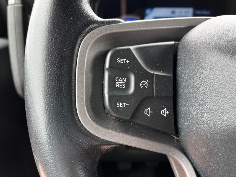 Ford Bronco Vehicle Full-screen Gallery Image 09