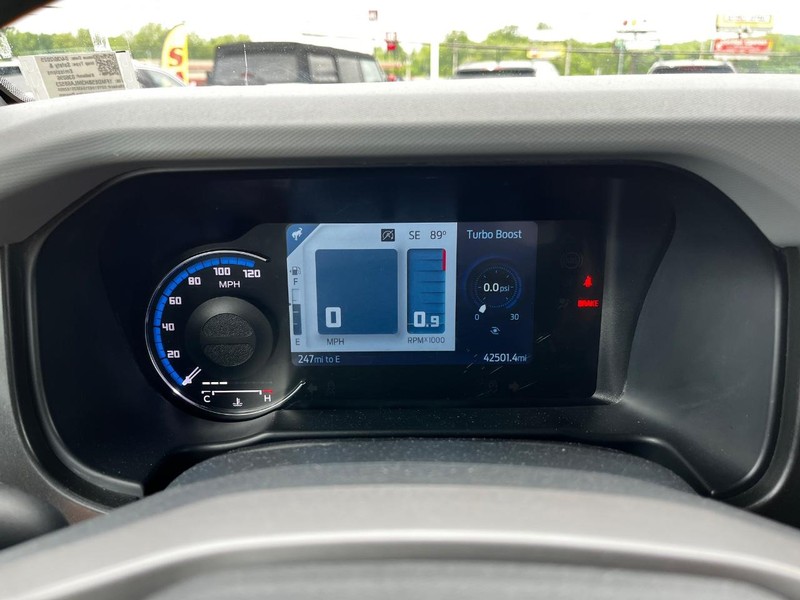 Ford Bronco Vehicle Full-screen Gallery Image 11