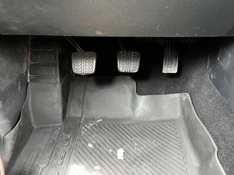 Ford Bronco Vehicle Full-screen Gallery Image 12