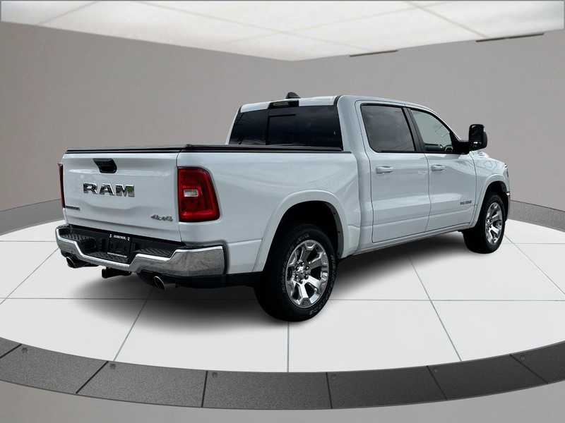 Ram 1500 Vehicle Full-screen Gallery Image 03