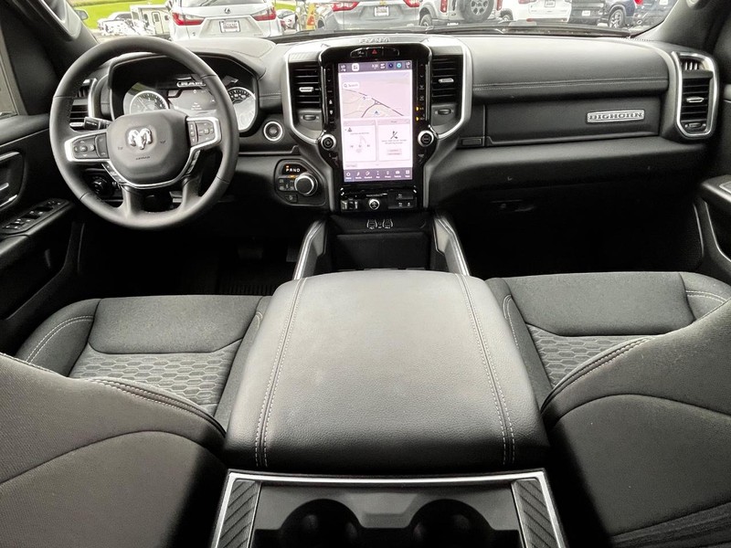 Ram 1500 Vehicle Full-screen Gallery Image 11