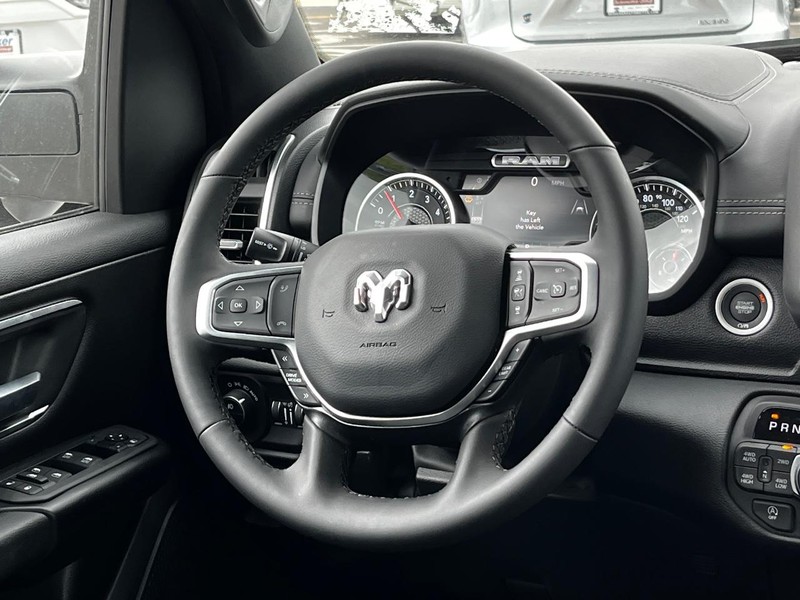 Ram 1500 Vehicle Full-screen Gallery Image 12