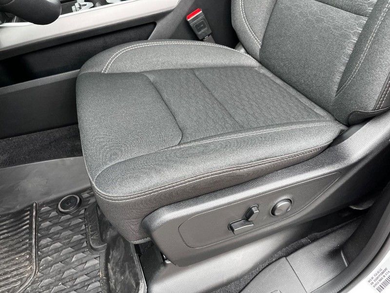 Ram 1500 Vehicle Full-screen Gallery Image 15