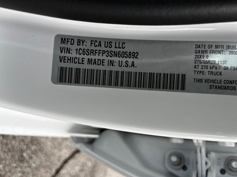 Ram 1500 Vehicle Full-screen Gallery Image 21