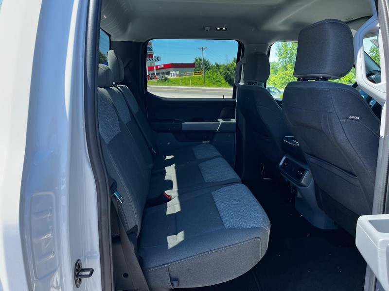 Ford F-150 Vehicle Full-screen Gallery Image 10