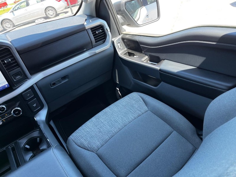 Ford F-150 Vehicle Full-screen Gallery Image 13