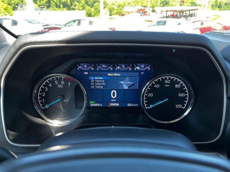 Ford F-150 Vehicle Full-screen Gallery Image 19