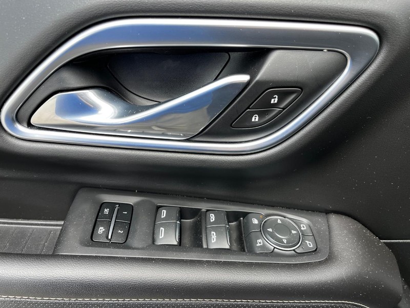 Chevrolet Tahoe Vehicle Full-screen Gallery Image 17