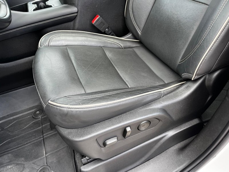 Chevrolet Tahoe Vehicle Full-screen Gallery Image 18