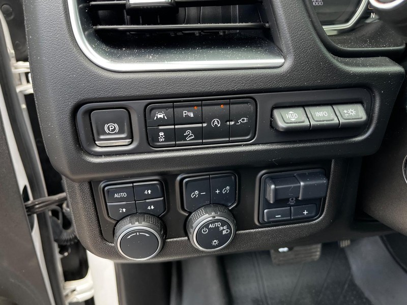 Chevrolet Tahoe Vehicle Full-screen Gallery Image 19