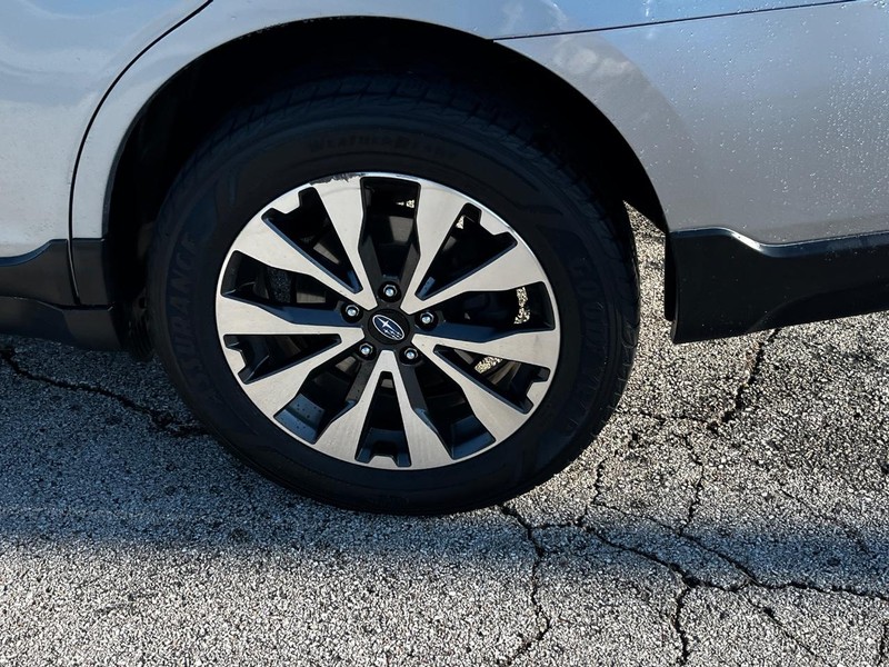 Subaru Outback Vehicle Full-screen Gallery Image 07