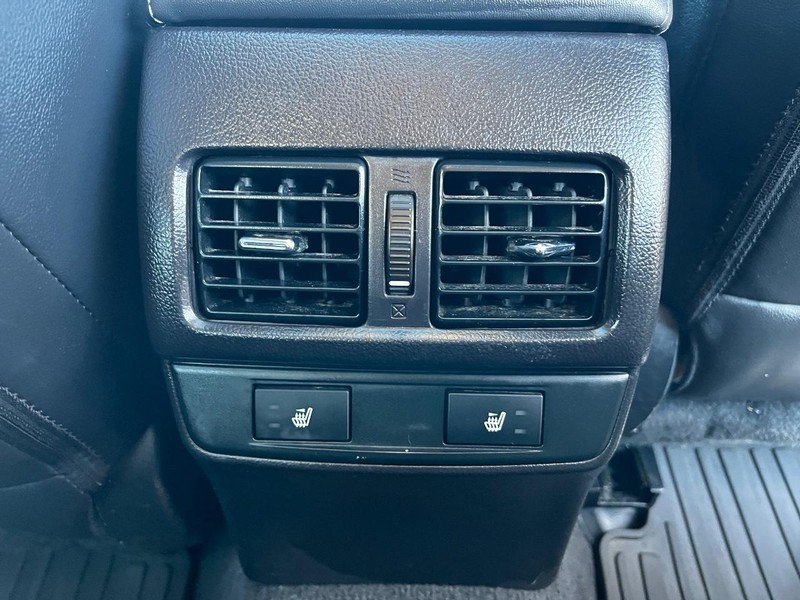 Subaru Outback Vehicle Full-screen Gallery Image 11