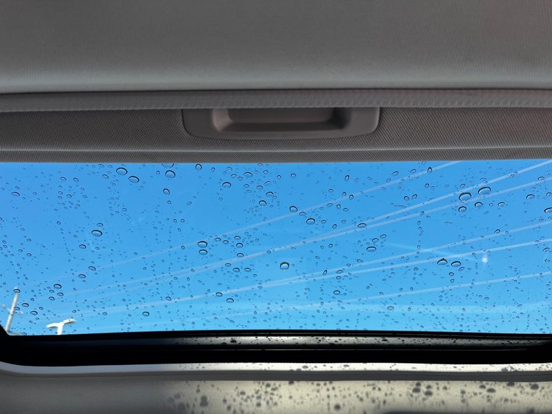 Subaru Outback Vehicle Full-screen Gallery Image 12