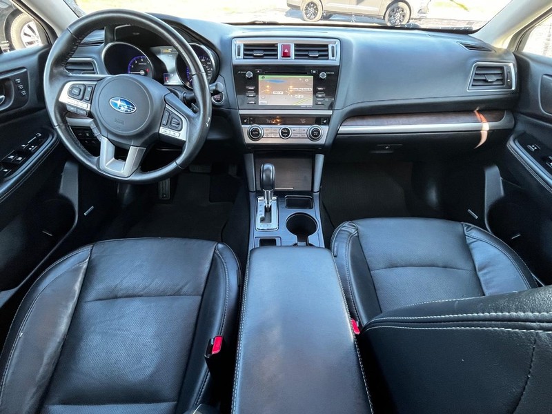 Subaru Outback Vehicle Full-screen Gallery Image 13