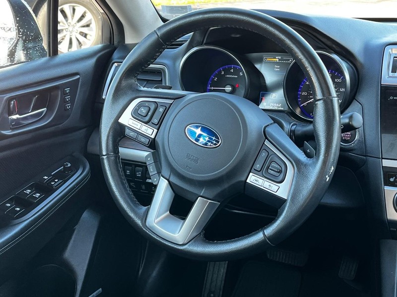 Subaru Outback Vehicle Full-screen Gallery Image 14