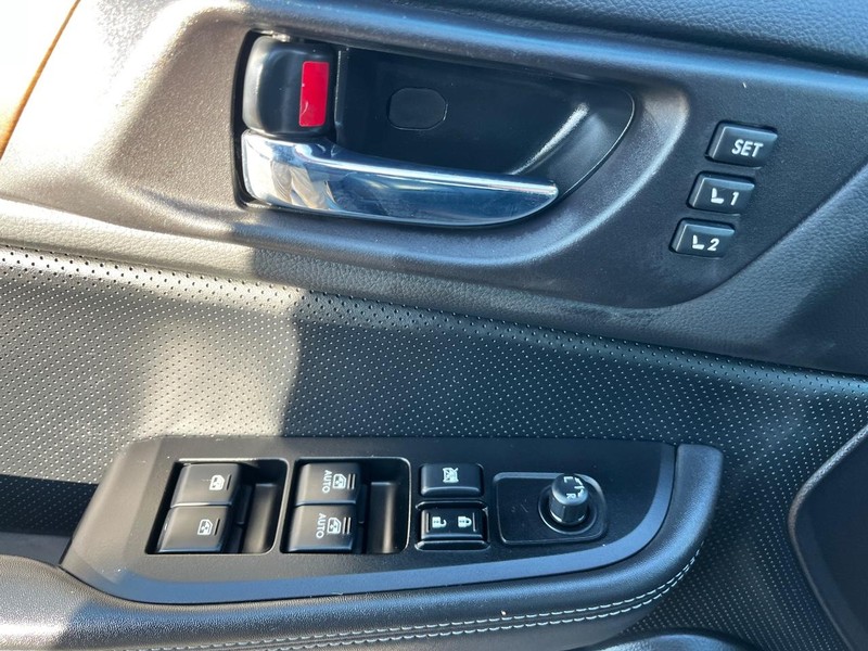 Subaru Outback Vehicle Full-screen Gallery Image 16