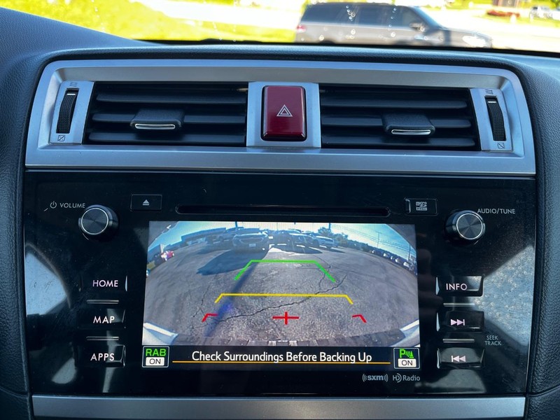 Subaru Outback Vehicle Full-screen Gallery Image 24