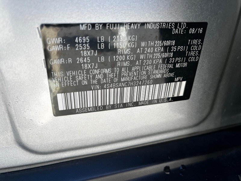 Subaru Outback Vehicle Full-screen Gallery Image 25