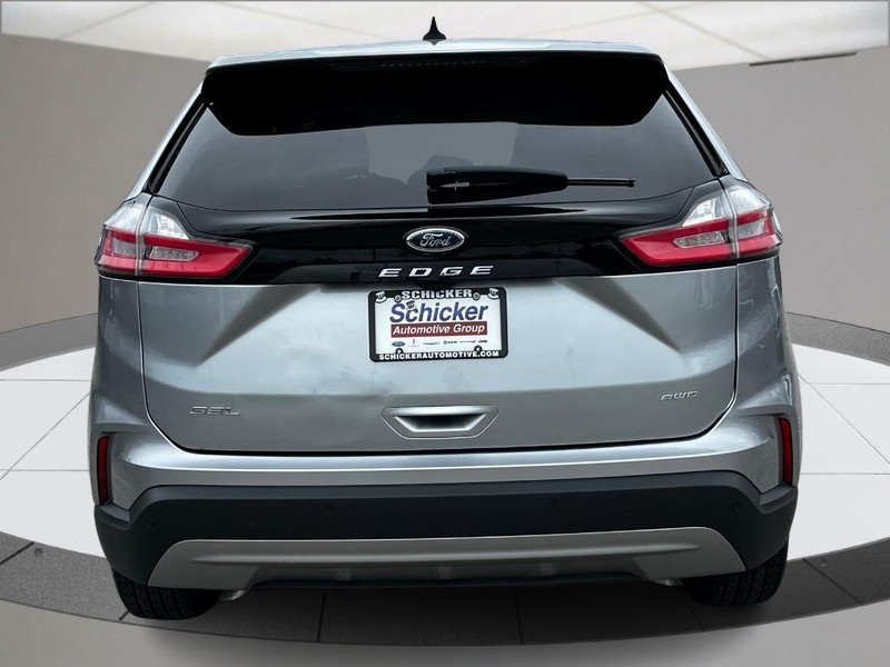 Ford Edge Vehicle Full-screen Gallery Image 04