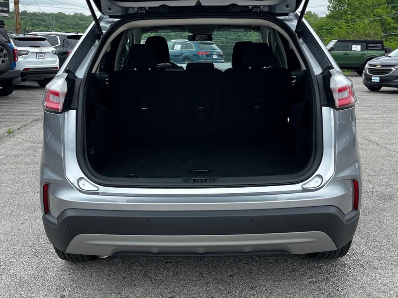 Ford Edge Vehicle Full-screen Gallery Image 05