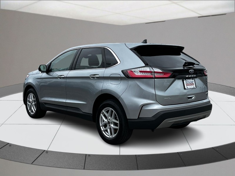 Ford Edge Vehicle Full-screen Gallery Image 06