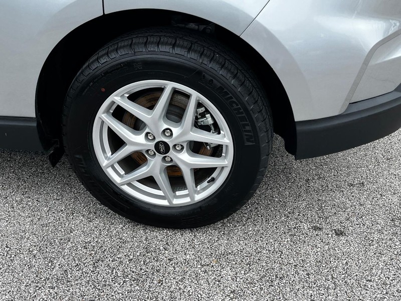 Ford Edge Vehicle Full-screen Gallery Image 07