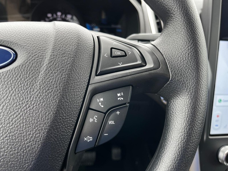 Ford Edge Vehicle Full-screen Gallery Image 17