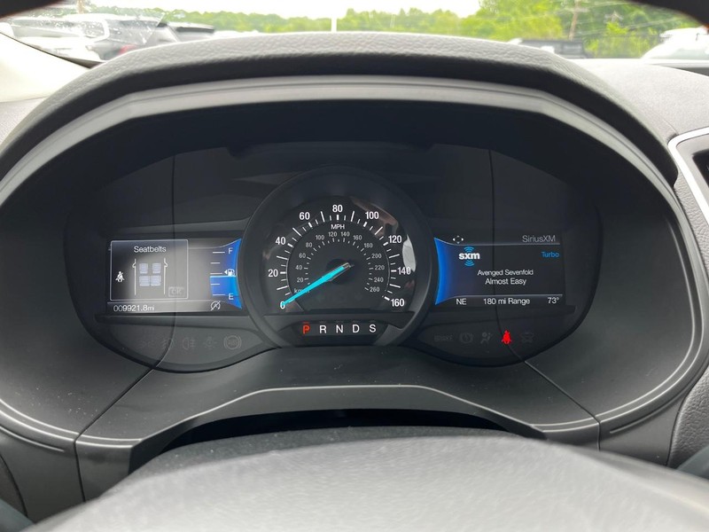 Ford Edge Vehicle Full-screen Gallery Image 18