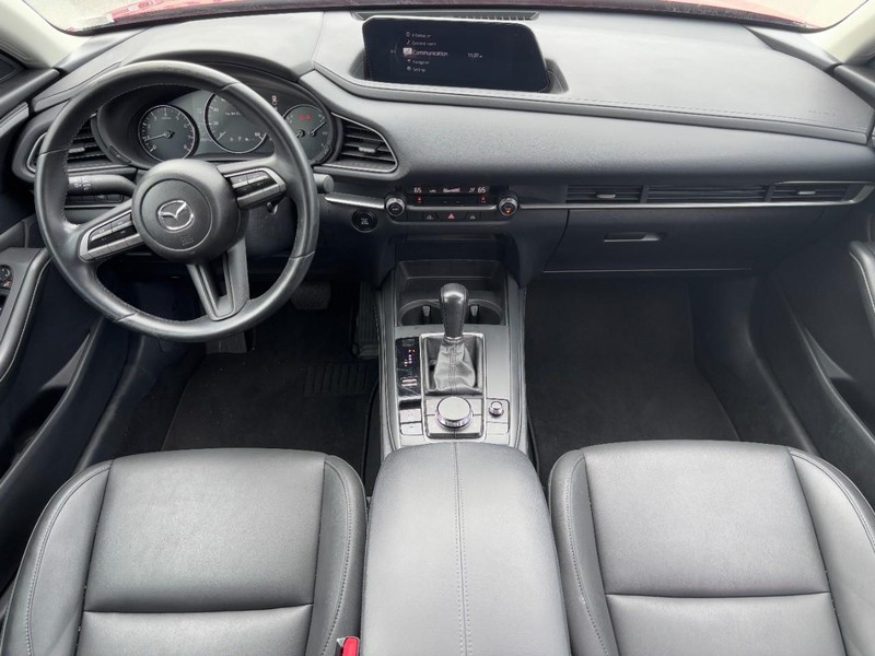 Mazda CX-30 Vehicle Full-screen Gallery Image 11