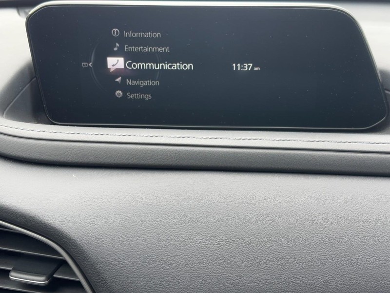 Mazda CX-30 Vehicle Full-screen Gallery Image 13