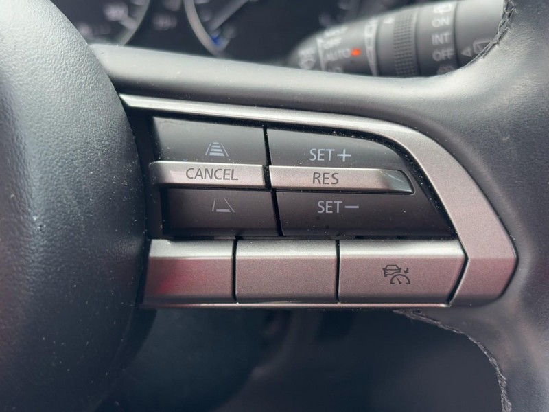 Mazda CX-30 Vehicle Full-screen Gallery Image 18