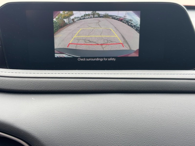 Mazda CX-30 Vehicle Full-screen Gallery Image 21