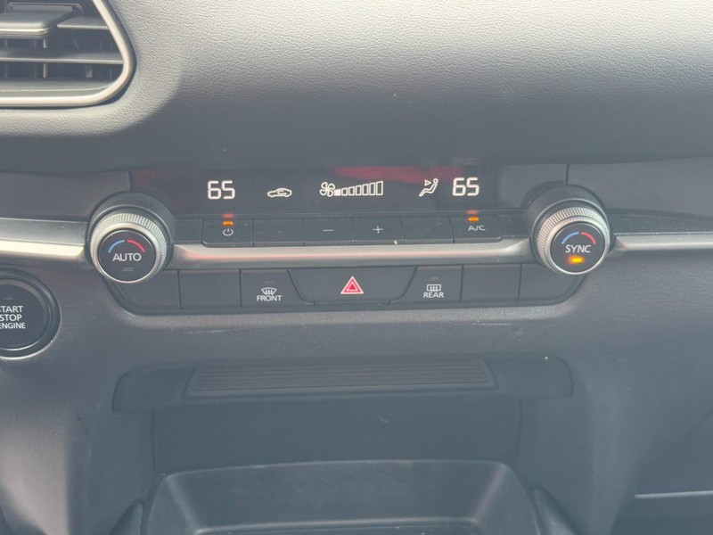 Mazda CX-30 Vehicle Full-screen Gallery Image 22