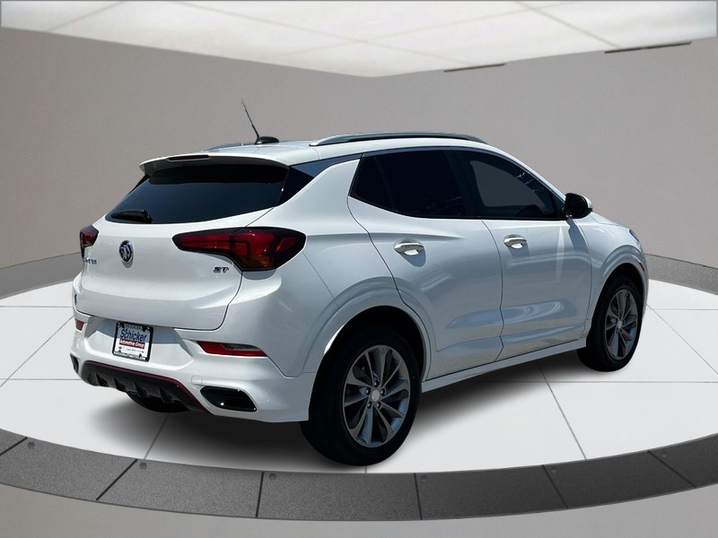 Buick Encore GX Vehicle Full-screen Gallery Image 03