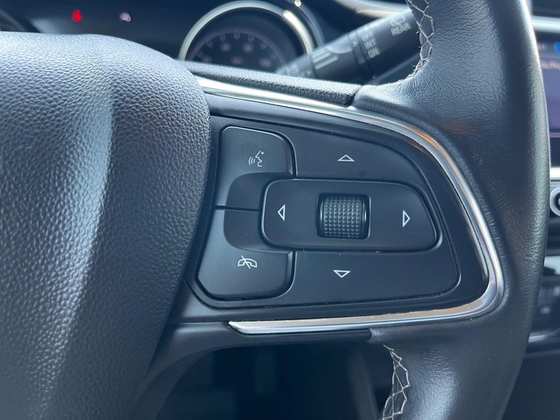 Buick Encore GX Vehicle Full-screen Gallery Image 17